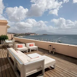 caracciolo-13-rooftop-suites.hotels-amalfi.com/