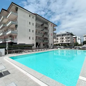 condominio-san-nicholas.hotelslidodijesolo.com/